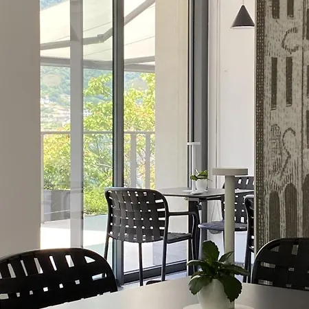 Hotel Lago מלון 4*