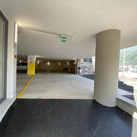 Hotel Lago Ξενοδοχείο 4*