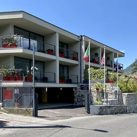 Hotel Lago 4*